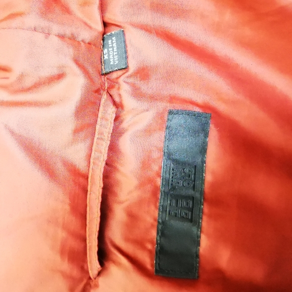 Uniqlo Puffer Jacket sz XS Womens Orange Rust colour duck down Hooded Velcro zip - Picture 9 of 13